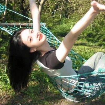 中央舞台：踮起脚尖